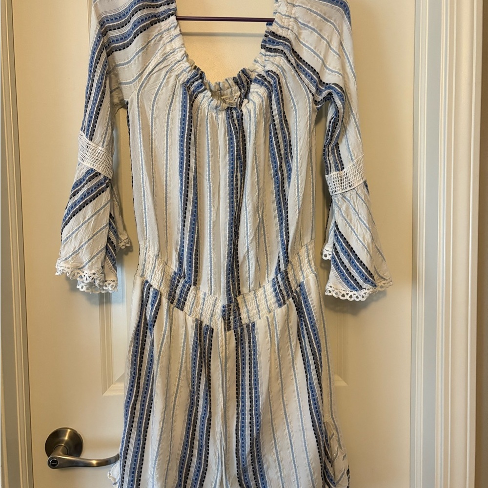 Versona Blue and White Textured Top